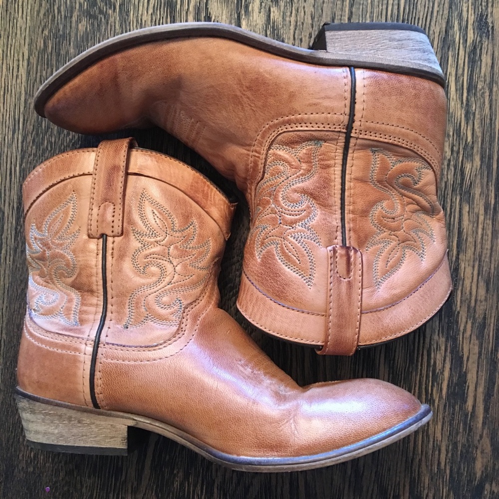 Dingo Short Cowgirl Boots